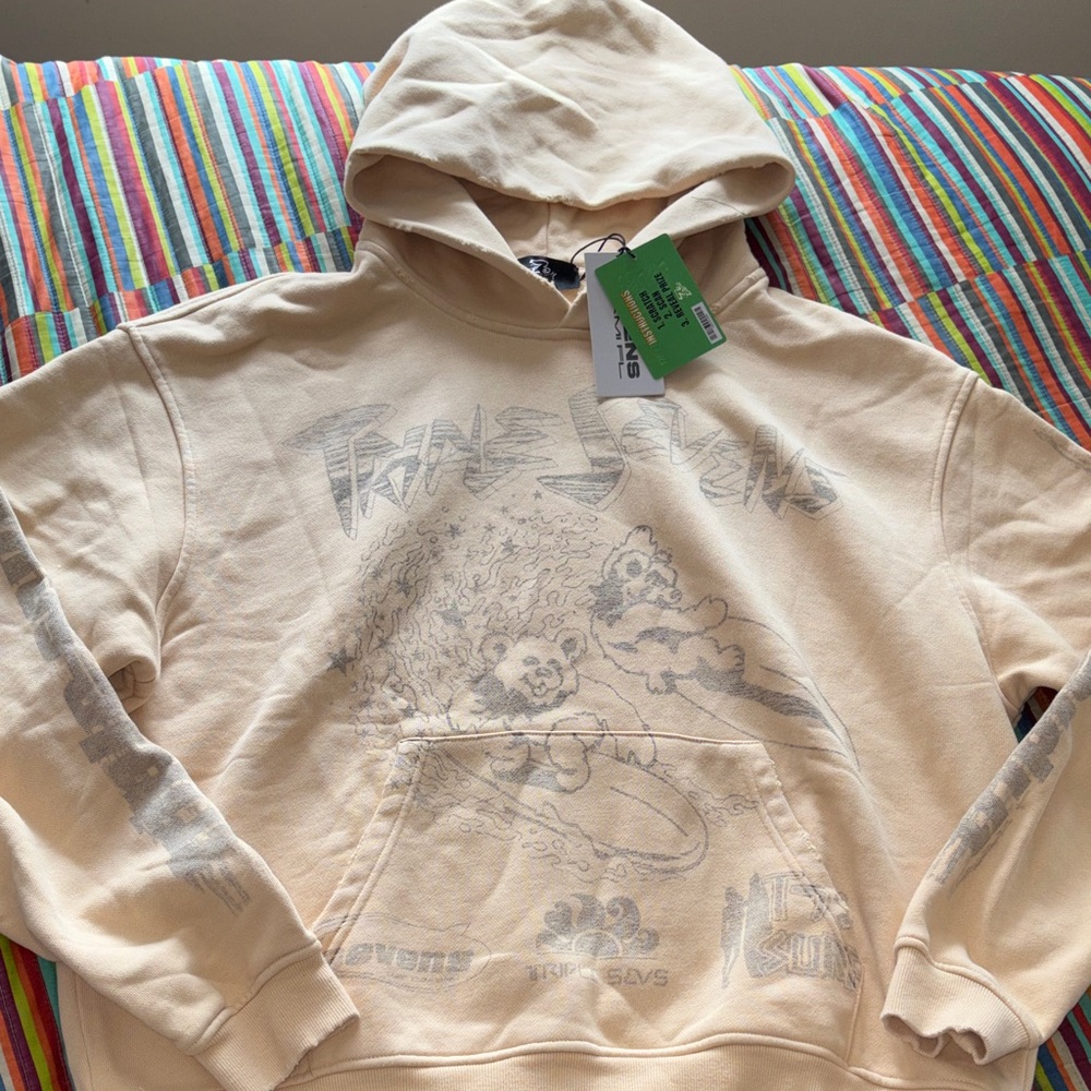 Triple Sevens bear medium oversized, new tags Graphic Hoodie Sweatshirt - Cream